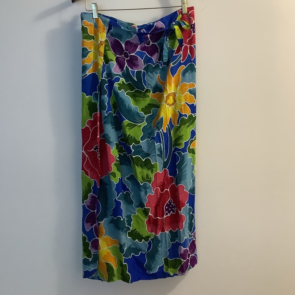 Zizi Batik Floral Wrap Skirt – 100% Rayon – Size L – Made in Indonesia